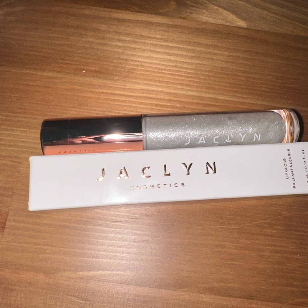 Jaclyn Cosmetics Lipgloss in Fearless brand new!